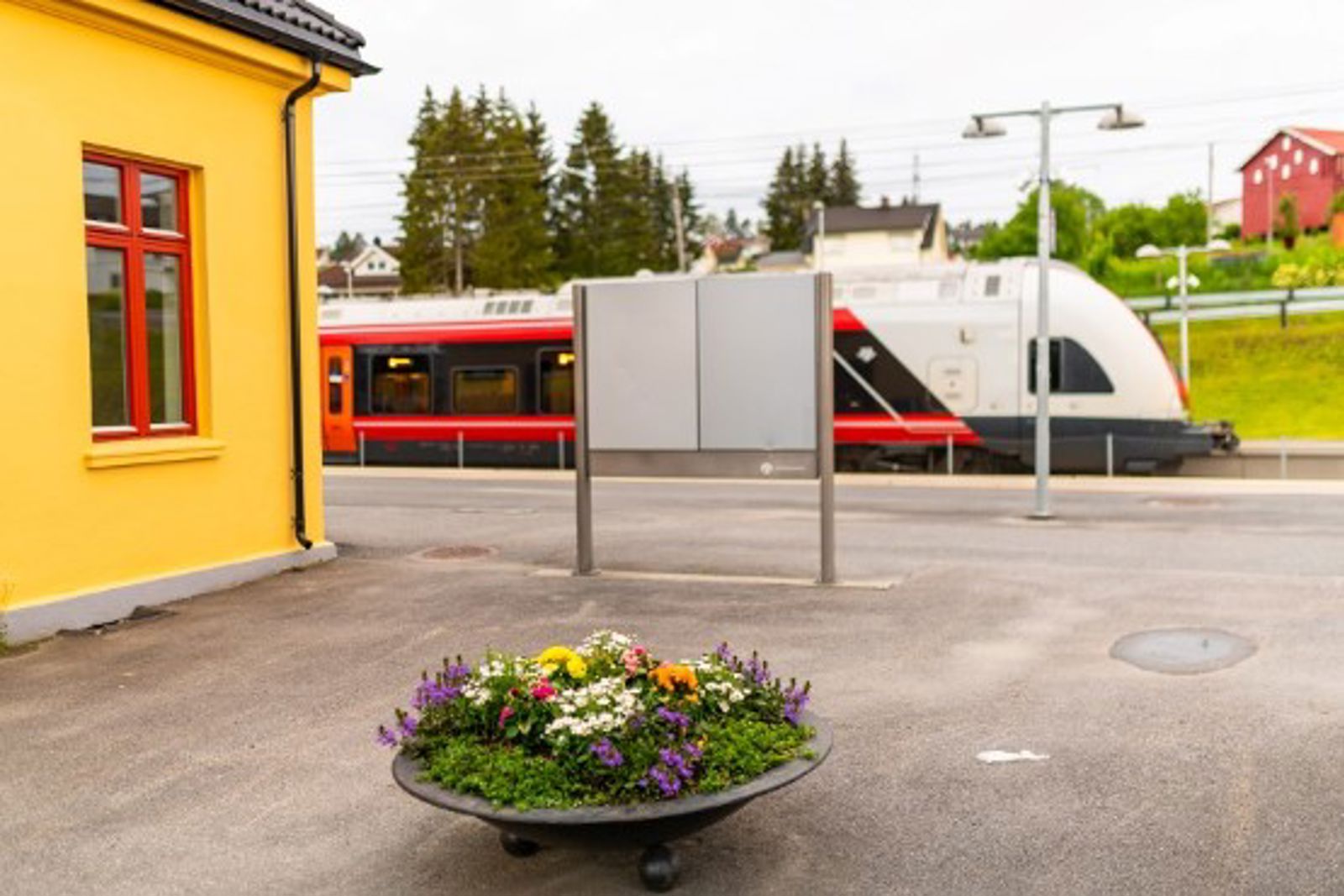 Eksteriørfoto av Vestfossen stasjon